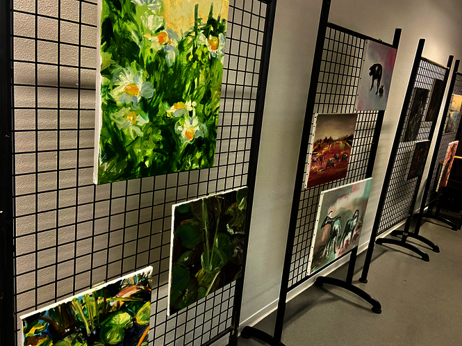 <em>Alignement de Pavots blancs, Nymphéas, Vaches sur fond rouge, Brebis, Cochons noirs corses</em>